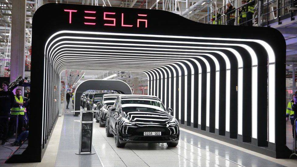 Tesla representatives reported to meet India's commerce minister for factory plans