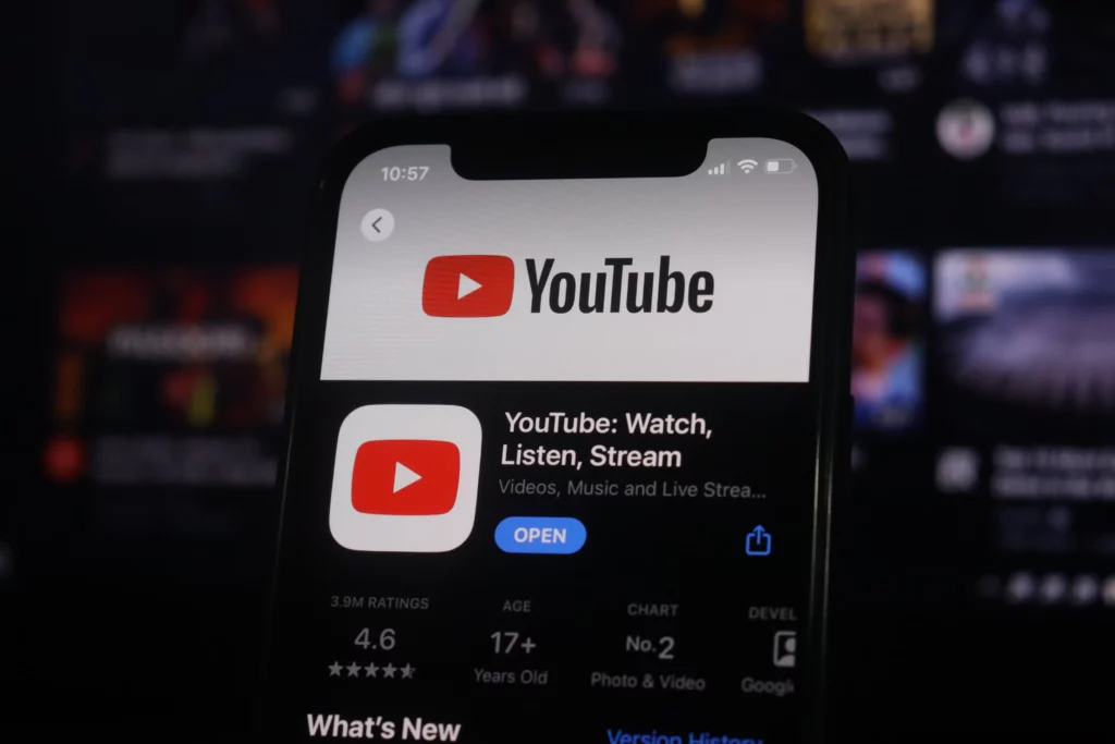 YouTube using AI to test auto-generated summaries feature